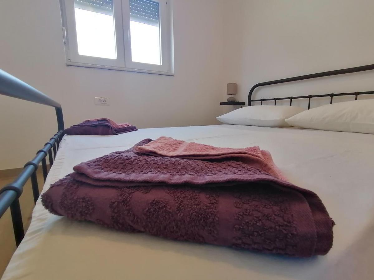 Villa Marta 3 Bedrooms, 2 Baths And Pool Kaštel Štafilić 외부 사진